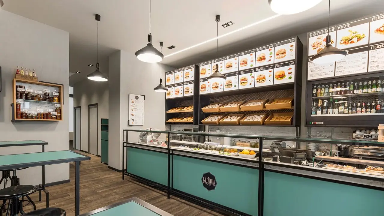 Sandwich Bar Design